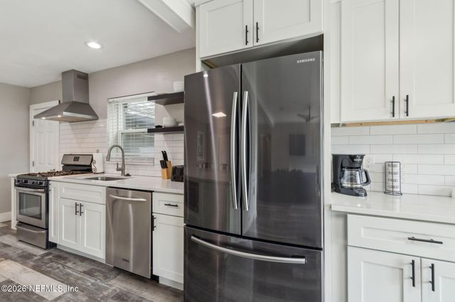 704 SEABROOK COVE Road, Jacksonville, FL 32211