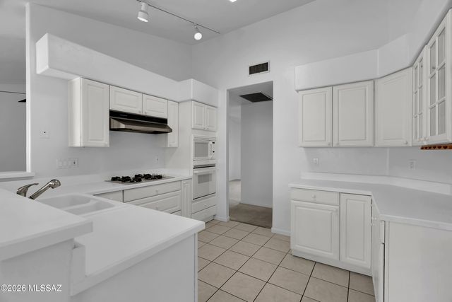 11079 N Mountain Breeze Drive, Oro Valley, AZ 85737