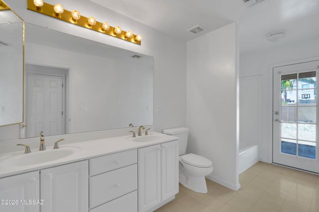 11079 N Mountain Breeze Drive, Oro Valley, AZ 85737