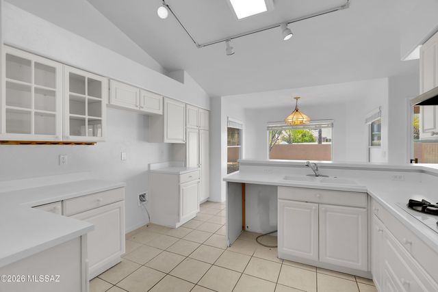 11079 N Mountain Breeze Drive, Oro Valley, AZ 85737