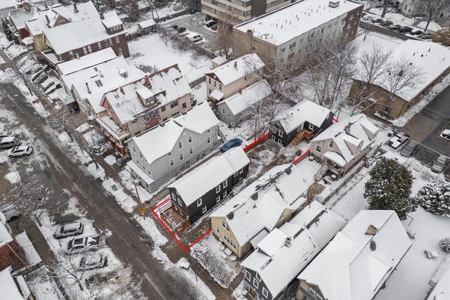 1850 N Warren AVENUE, Milwaukee, WI 53202