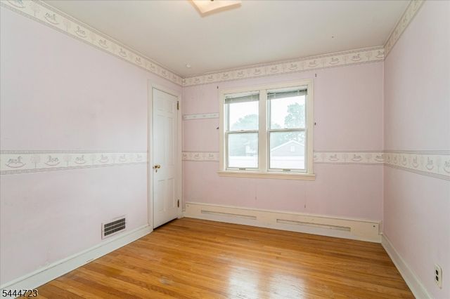 19 E Amsterdam Ave, Fair Lawn Boro, NJ 07410