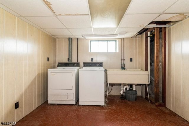 19 E Amsterdam Ave, Fair Lawn Boro, NJ 07410