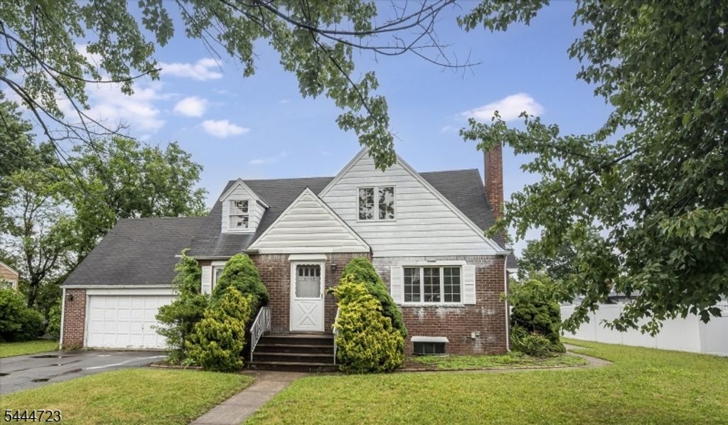 19 E Amsterdam Ave, Fair Lawn Boro, NJ 07410