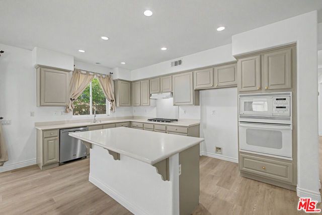7376 Sungold Avenue, Eastvale, CA 92880