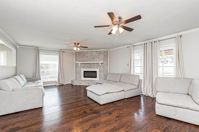 13311 Alba Dr, Baker, LA 70714