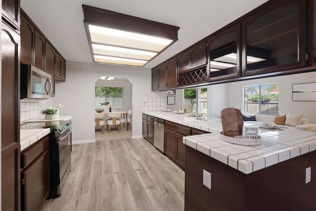 924 East Milgeo Avnue, Ripon, CA 95366