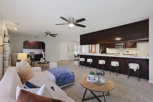 924 East Milgeo Avnue, Ripon, CA 95366