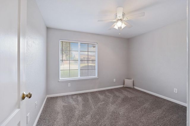 924 East Milgeo Avnue, Ripon, CA 95366
