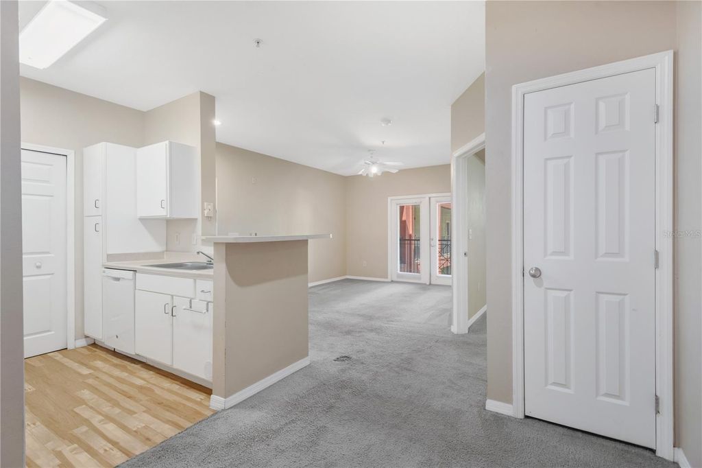 Image 8 of property listing at 1810 E PALM AVENUE 5205, Tampa, FL 33605