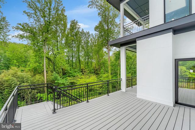 1434 WAGGAMAN CIR, Mclean, VA 22101