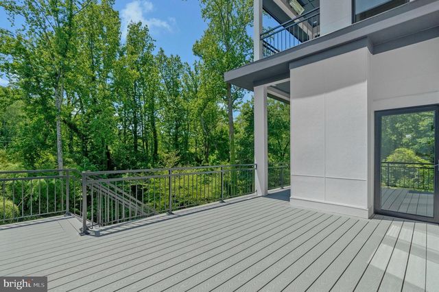 1434 WAGGAMAN CIR, Mclean, VA 22101