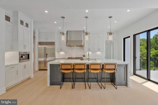 1434 WAGGAMAN CIR, Mclean, VA 22101