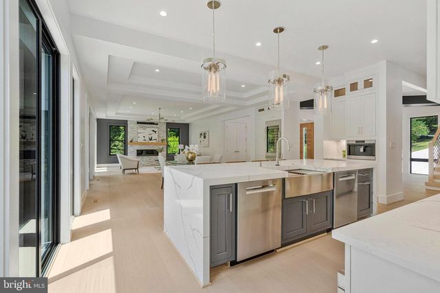 1434 WAGGAMAN CIR, Mclean, VA 22101