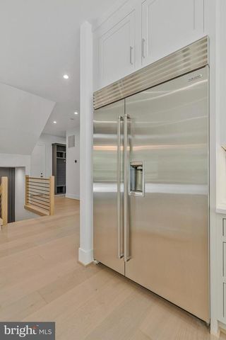 1434 WAGGAMAN CIR, Mclean, VA 22101