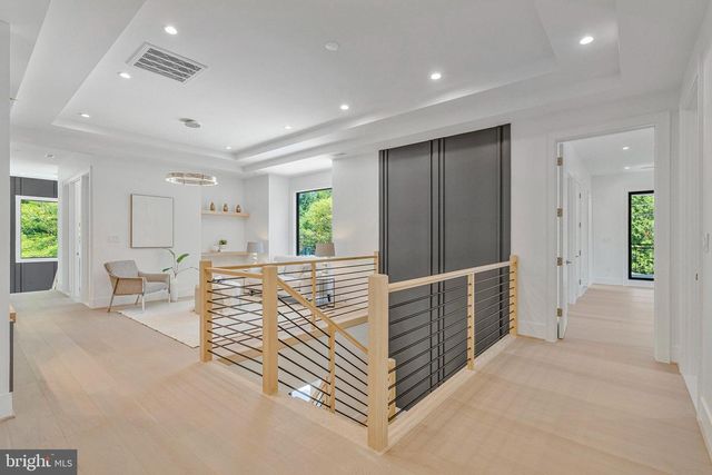 1434 WAGGAMAN CIR, Mclean, VA 22101