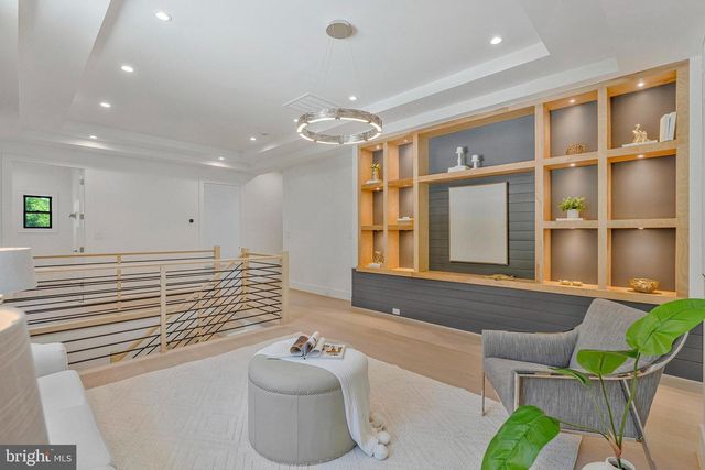 1434 WAGGAMAN CIR, Mclean, VA 22101