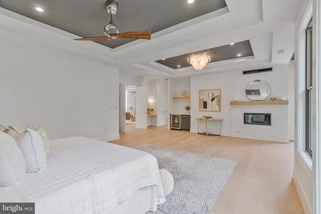 1434 WAGGAMAN CIR, Mclean, VA 22101