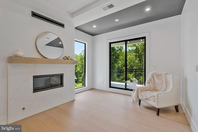 1434 WAGGAMAN CIR, Mclean, VA 22101