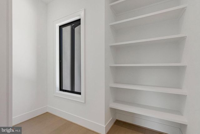 1434 WAGGAMAN CIR, Mclean, VA 22101