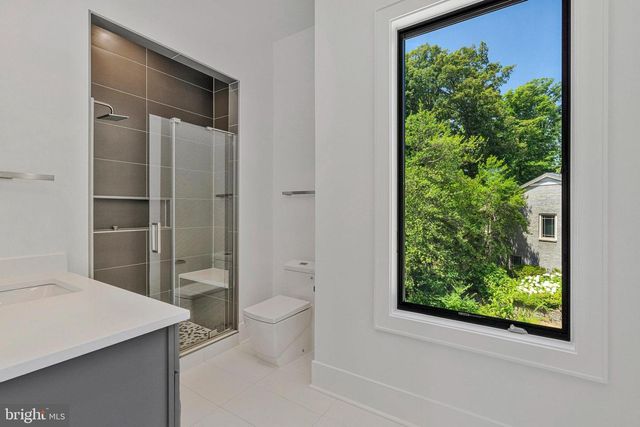 1434 WAGGAMAN CIR, Mclean, VA 22101