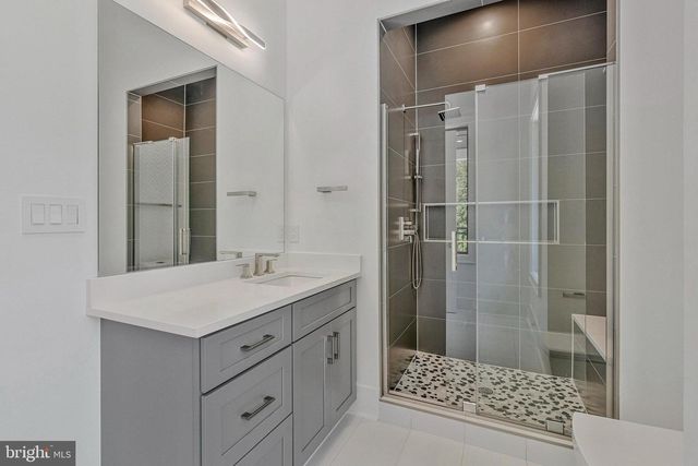 1434 WAGGAMAN CIR, Mclean, VA 22101