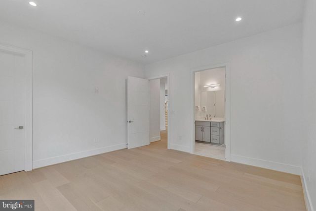 1434 WAGGAMAN CIR, Mclean, VA 22101