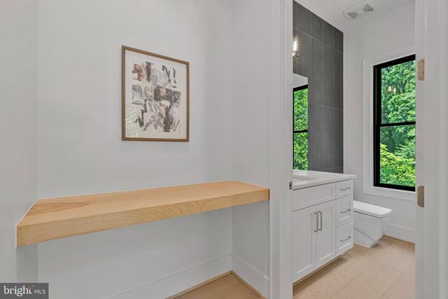 1434 WAGGAMAN CIR, Mclean, VA 22101