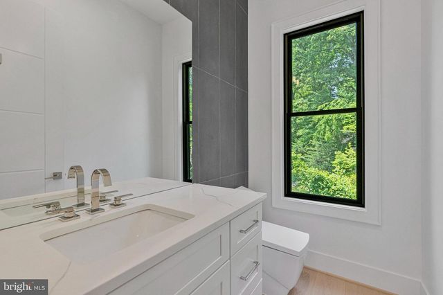 1434 WAGGAMAN CIR, Mclean, VA 22101