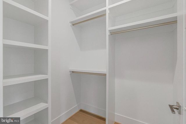 1434 WAGGAMAN CIR, Mclean, VA 22101