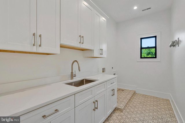 1434 WAGGAMAN CIR, Mclean, VA 22101