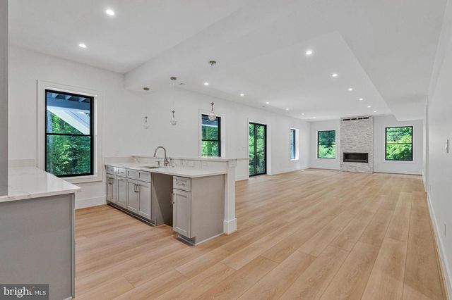 1434 WAGGAMAN CIR, Mclean, VA 22101