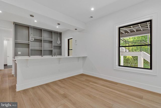 1434 WAGGAMAN CIR, Mclean, VA 22101