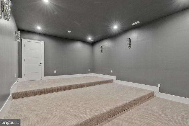 1434 WAGGAMAN CIR, Mclean, VA 22101