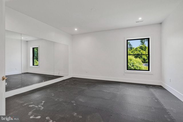 1434 WAGGAMAN CIR, Mclean, VA 22101