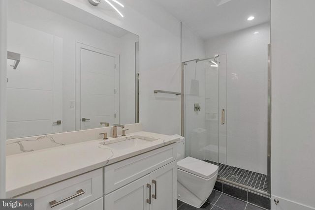 1434 WAGGAMAN CIR, Mclean, VA 22101