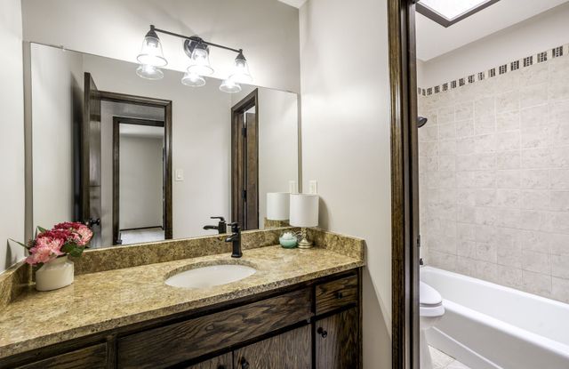 686 Old Las Vegas B, Santa Fe, NM 87505