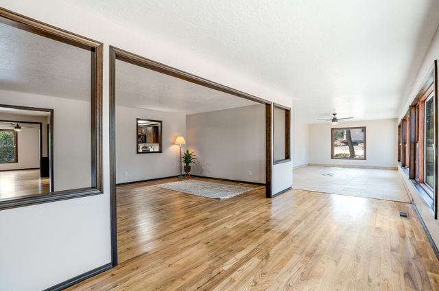 686 Old Las Vegas B, Santa Fe, NM 87505