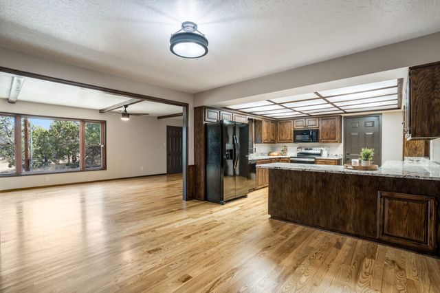 686 Old Las Vegas B, Santa Fe, NM 87505