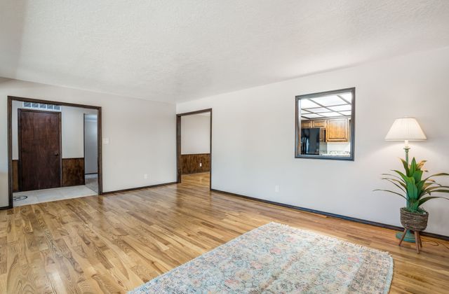 686 Old Las Vegas B, Santa Fe, NM 87505