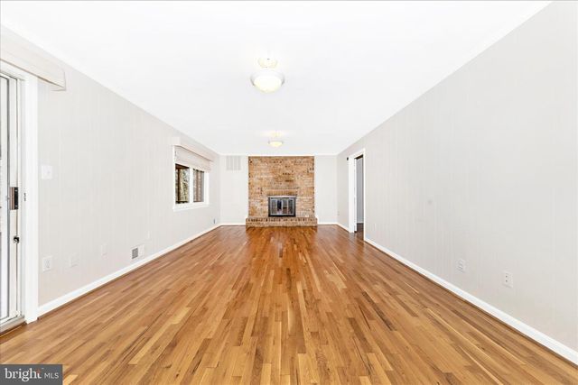 11806 PRESTWICK RD, Potomac, MD 20854