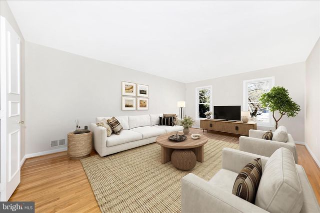 11806 PRESTWICK RD, Potomac, MD 20854