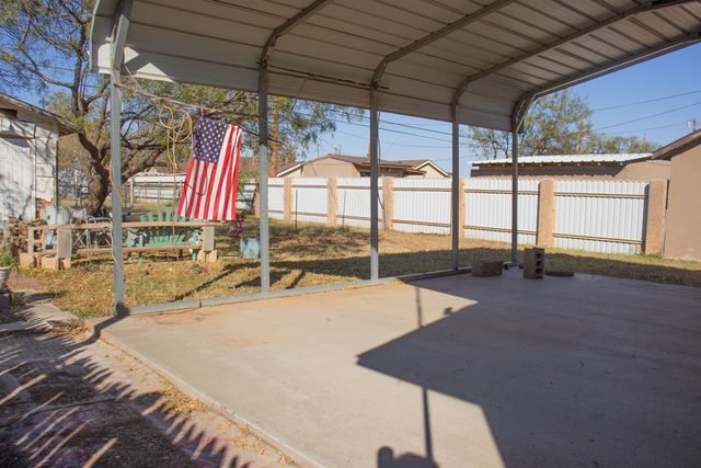 607 E 15th St, Big Spring, TX 79720