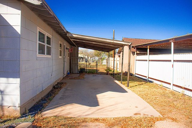 607 E 15th St, Big Spring, TX 79720