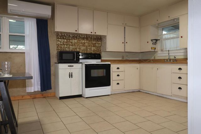 607 E 15th St, Big Spring, TX 79720