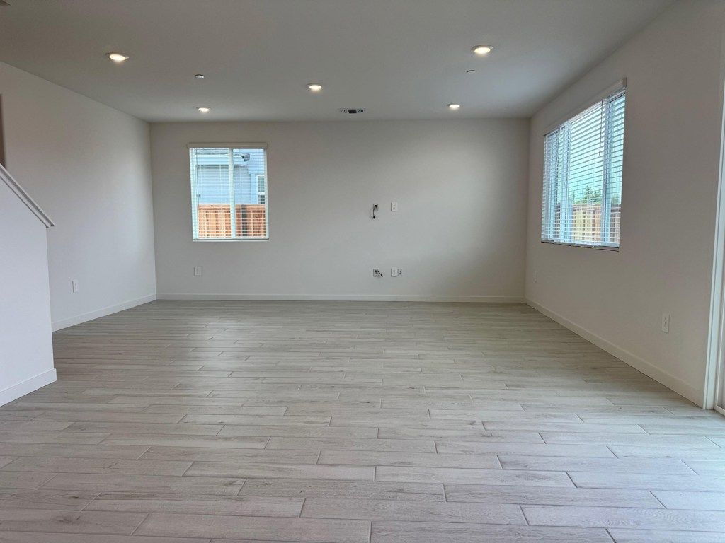 Image 3 of property listing at 305 305 Hanson Lane, Brentwood, CA 94513