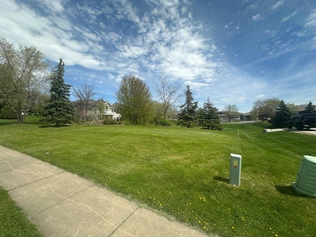 14487 Wilds Parkway NW, Prior Lake, MN 55372