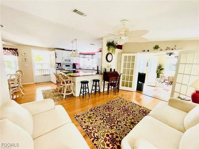 3064 Sloop LN, St James City, FL 33956