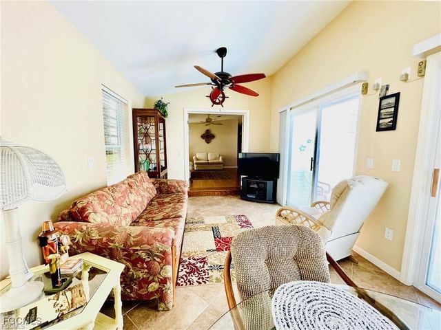 3064 Sloop LN, St James City, FL 33956