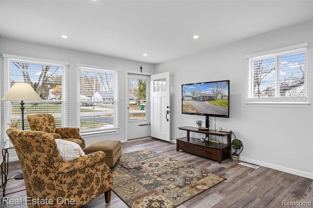 4913 Rioview Drive, Clarkston, MI 48346